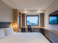 ビジネスホテルの客室