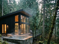 露天風呂付き貸別荘外観と露天風呂